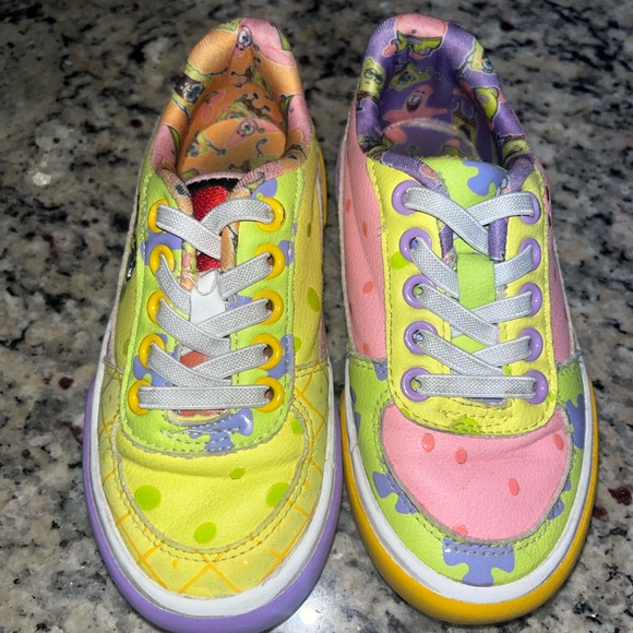SOLD Toddler SpongeBob Shoes size 11 - Picture 2 of 6